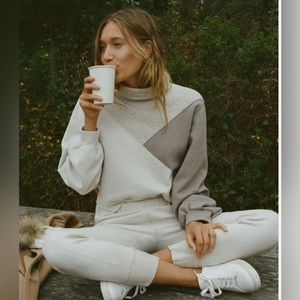 Abercrombie & Fitch Size S Colorblock Mock Neck/Turtleneck Cowl Crop Sweatshirt